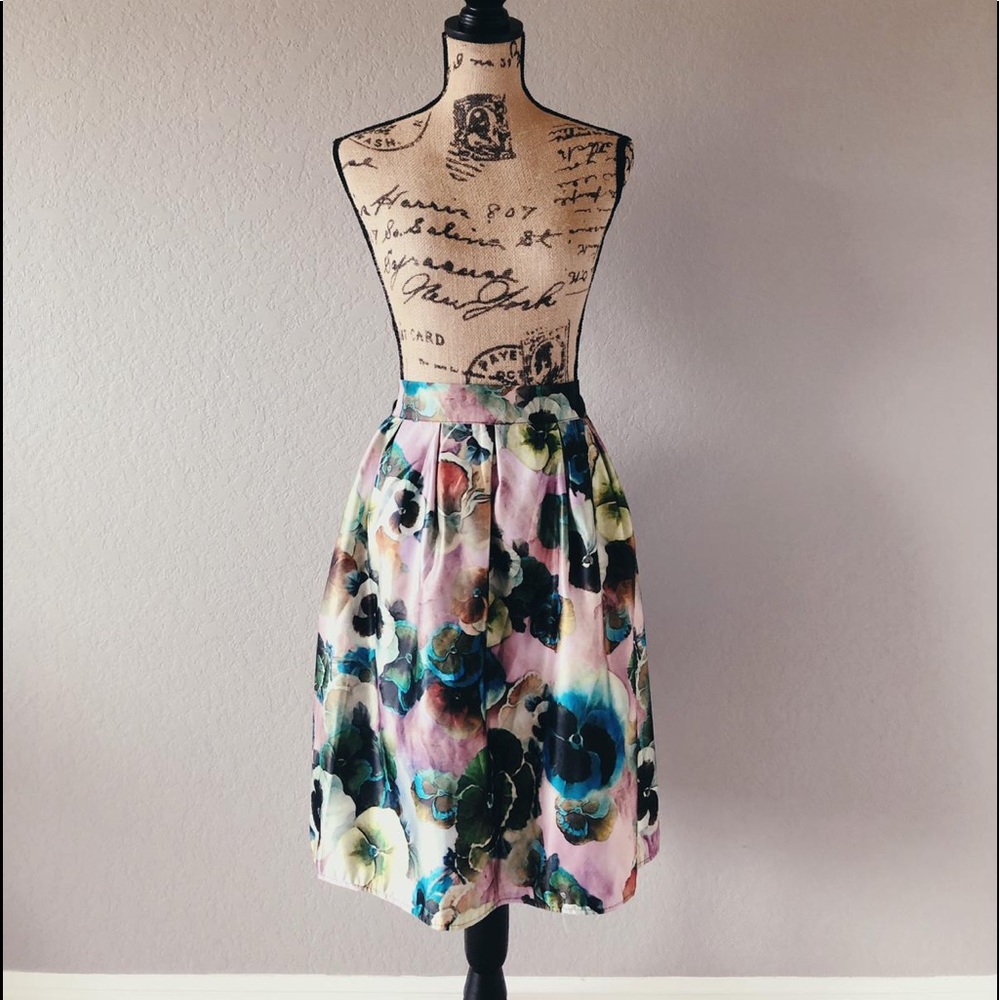 NWT SKIRT